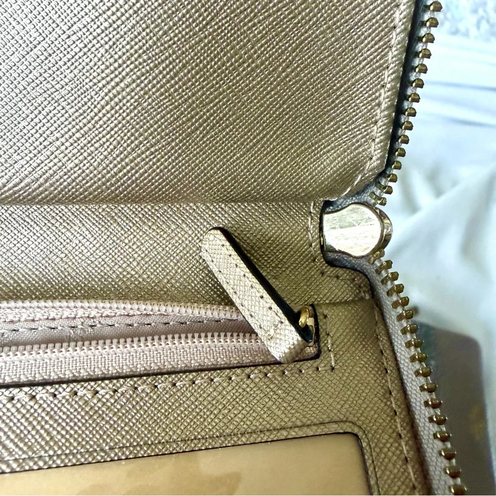 Michael Kors Jet Set Travel Glitter Pale Gold Phone Case  Wallet EUC